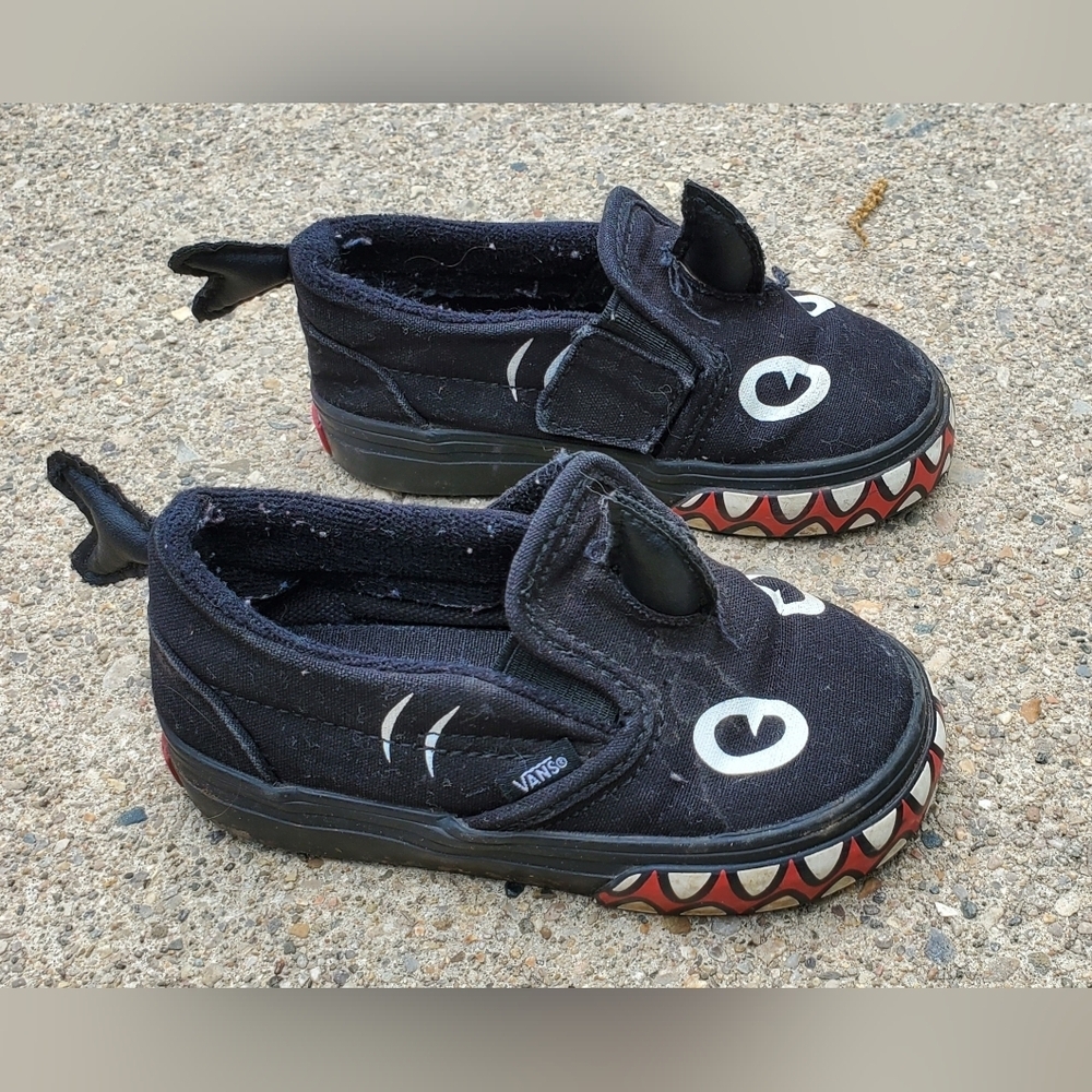 Vans Toddler Shark Shoes size 5.5